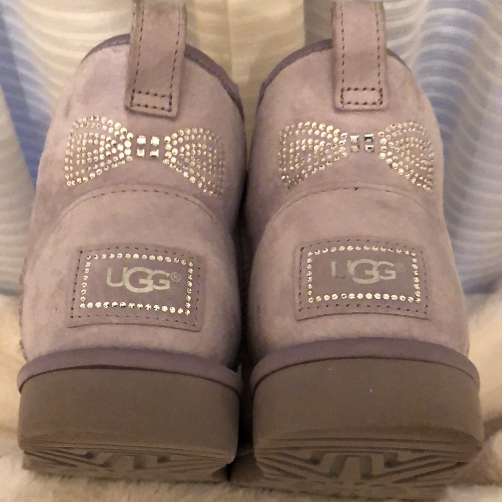 UGG Lavender Bailey Bow Boots with Swarovski Crystals Size USA 7